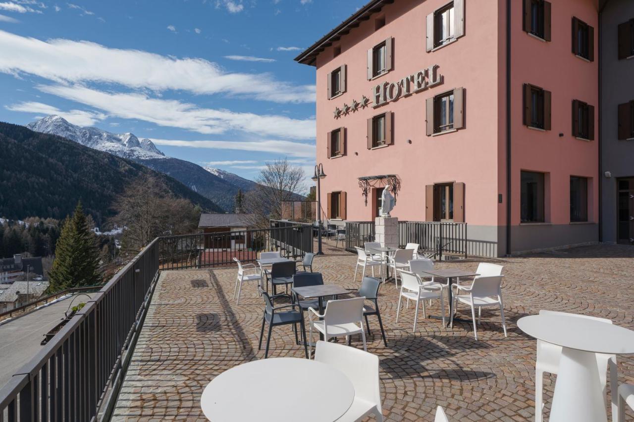 Hotel Garni Cristallo Ponte Di Legno Exterior foto